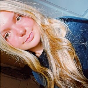 Meet your Posher, Alyssa